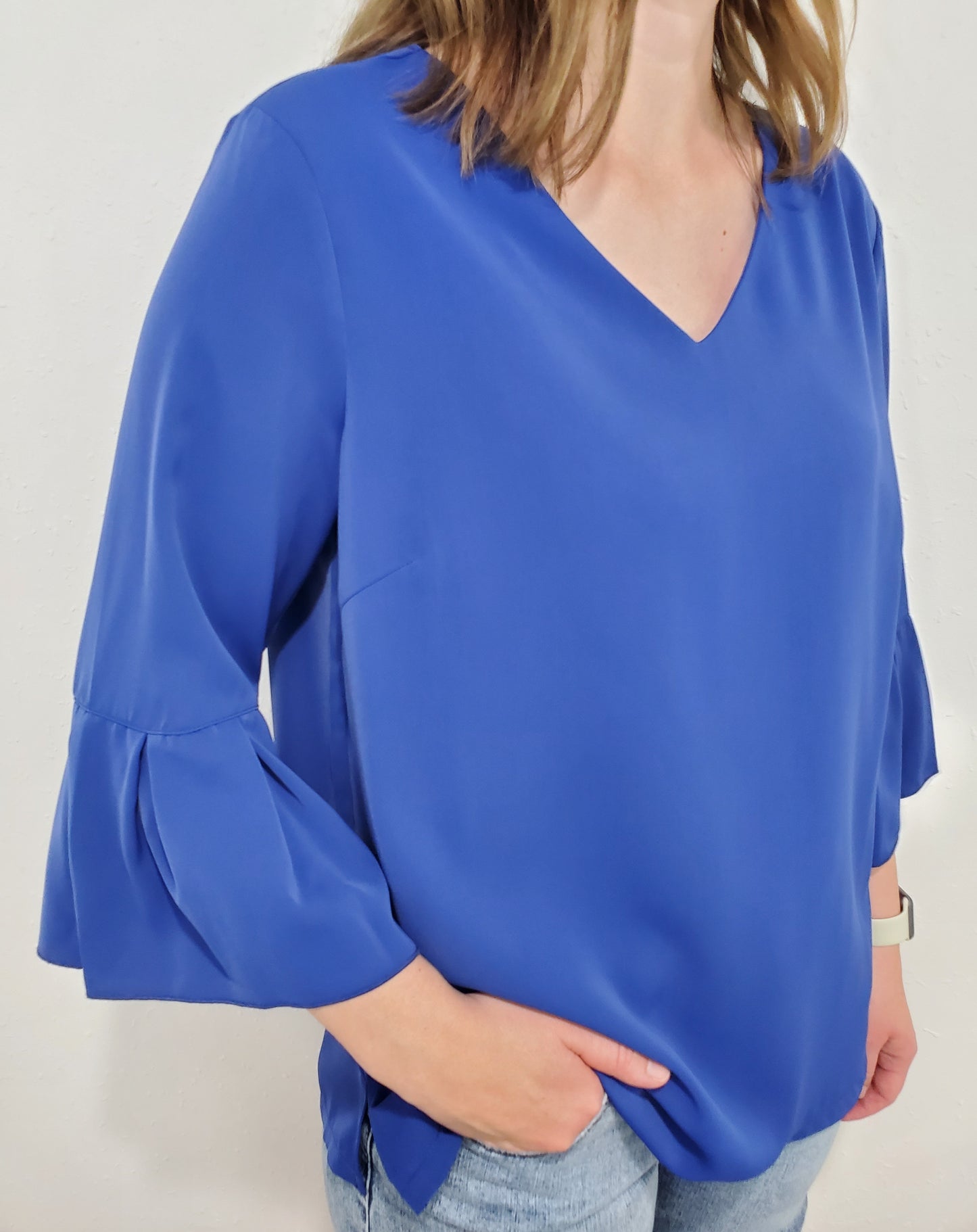 GOT THE BLUES V NECK TOP - DEEP ROYAL