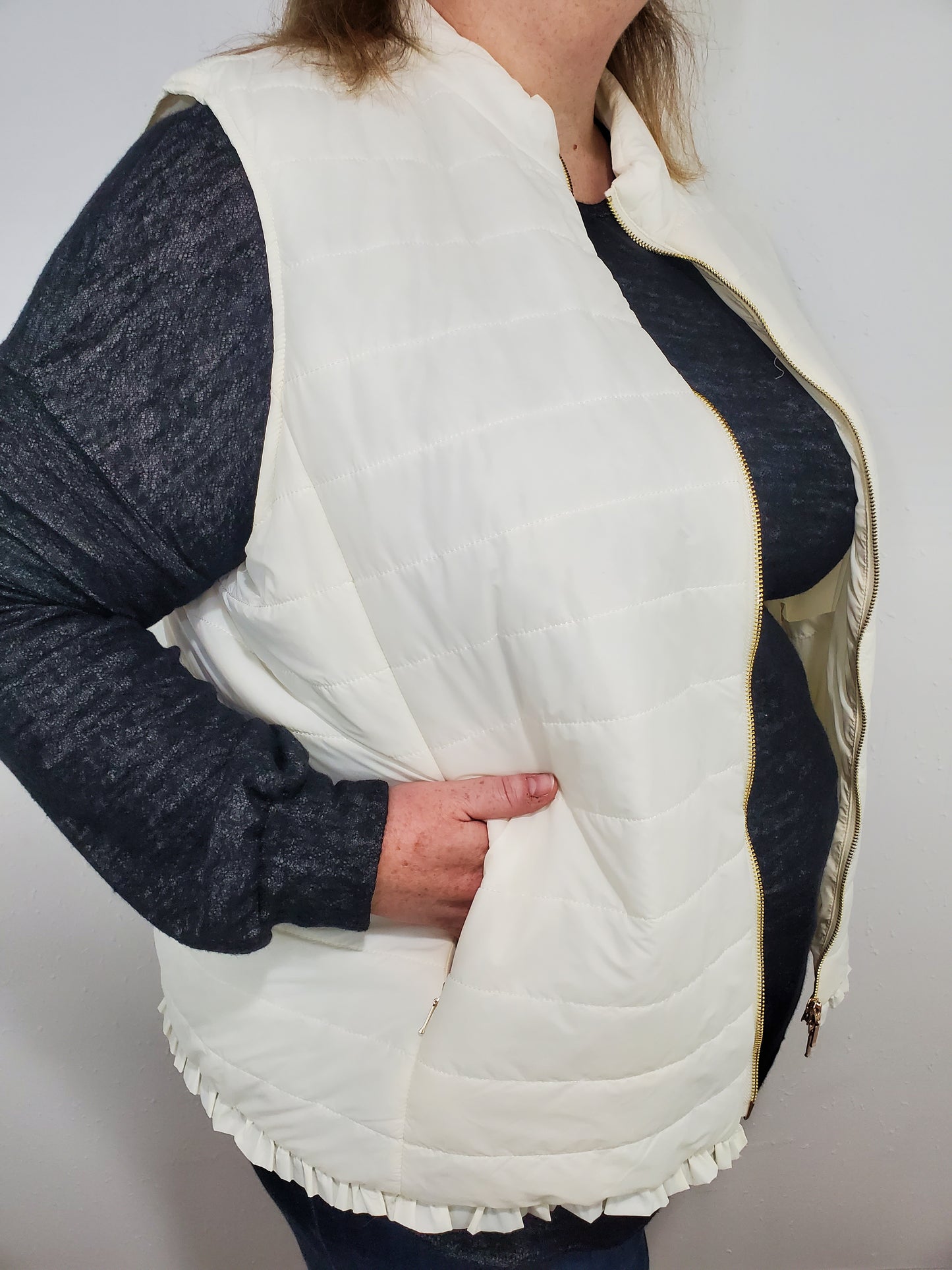 QUILTED RUFFLE TRIM VEST