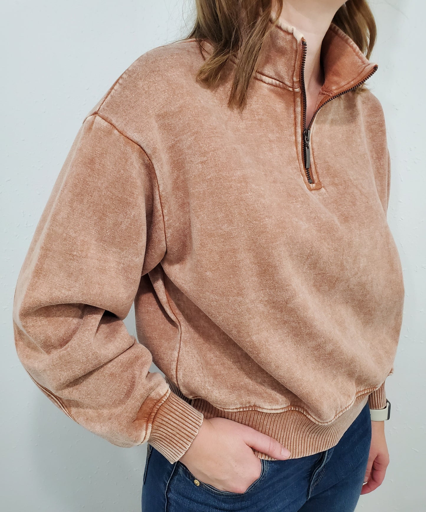 ACID WASH FLEECE 1/4 ZIP SWEATSHIRT - RUST