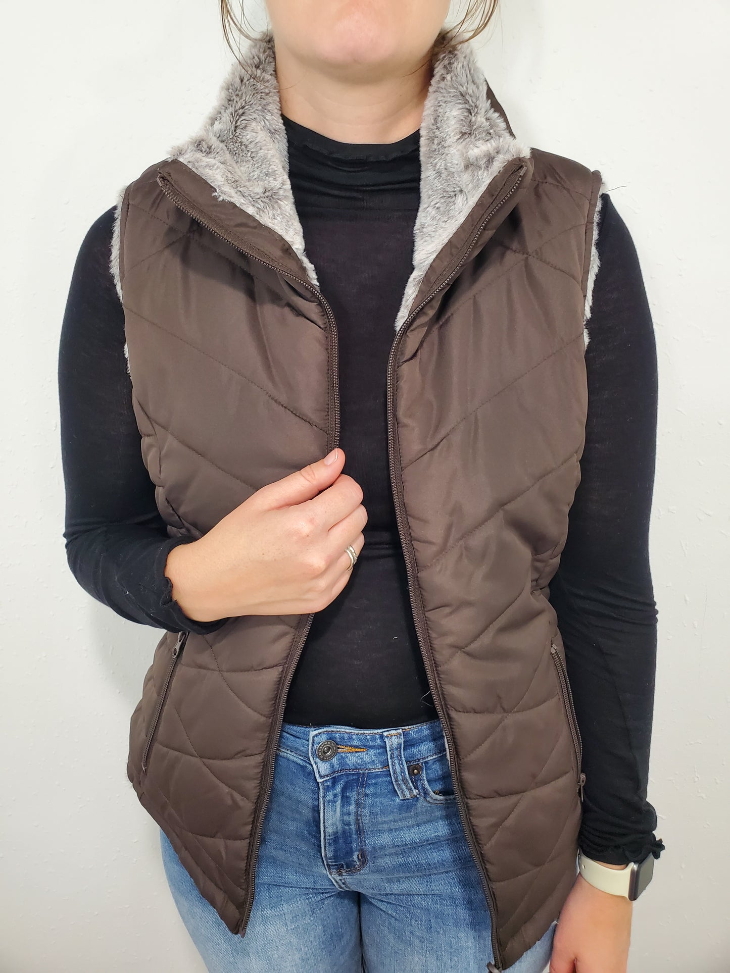 FAUX FUR REVERSIBLE VEST - BROWN