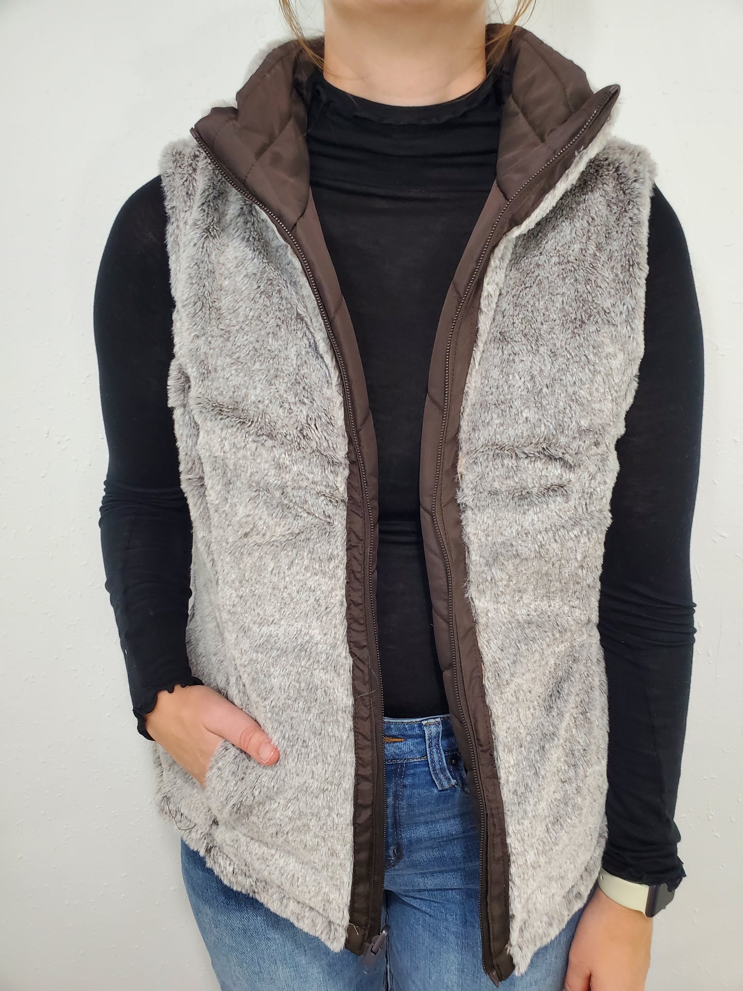 FAUX FUR REVERSIBLE VEST - BROWN