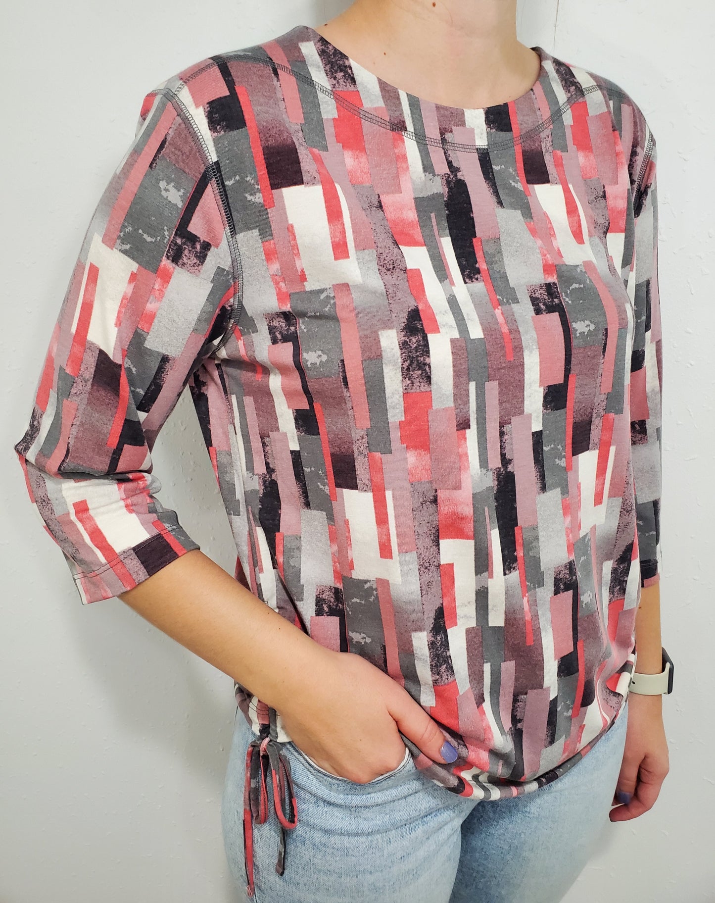 GEO PRINT SIDE TIE TOP - ROSE/GREY