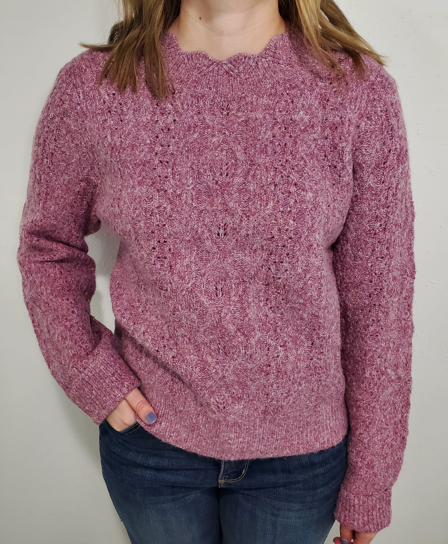 SCALLOP EDGE SWEATER - HEATHER BERRY