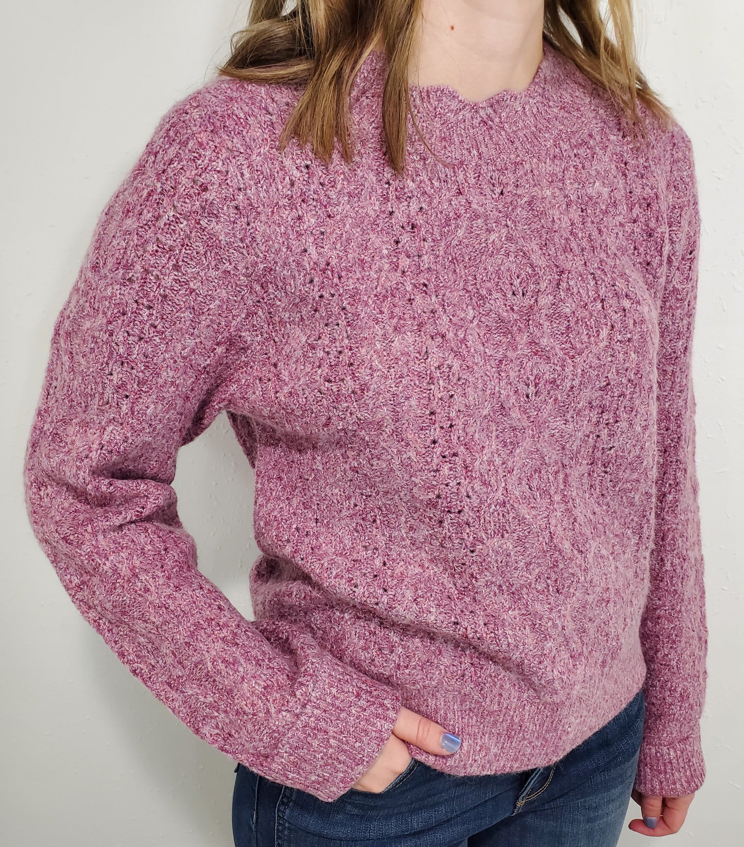 SCALLOP EDGE SWEATER - HEATHER BERRY