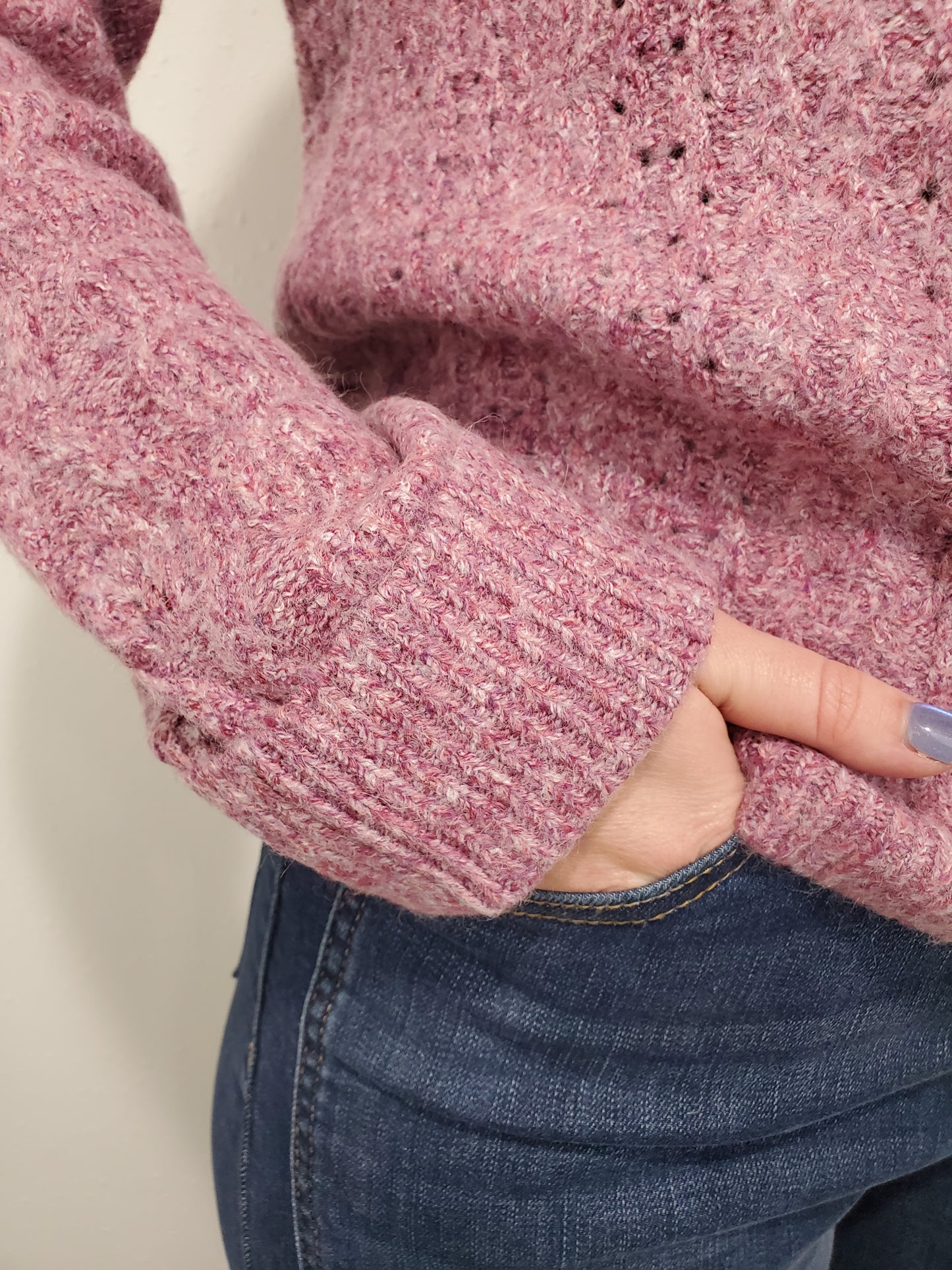 SCALLOP EDGE SWEATER - HEATHER BERRY