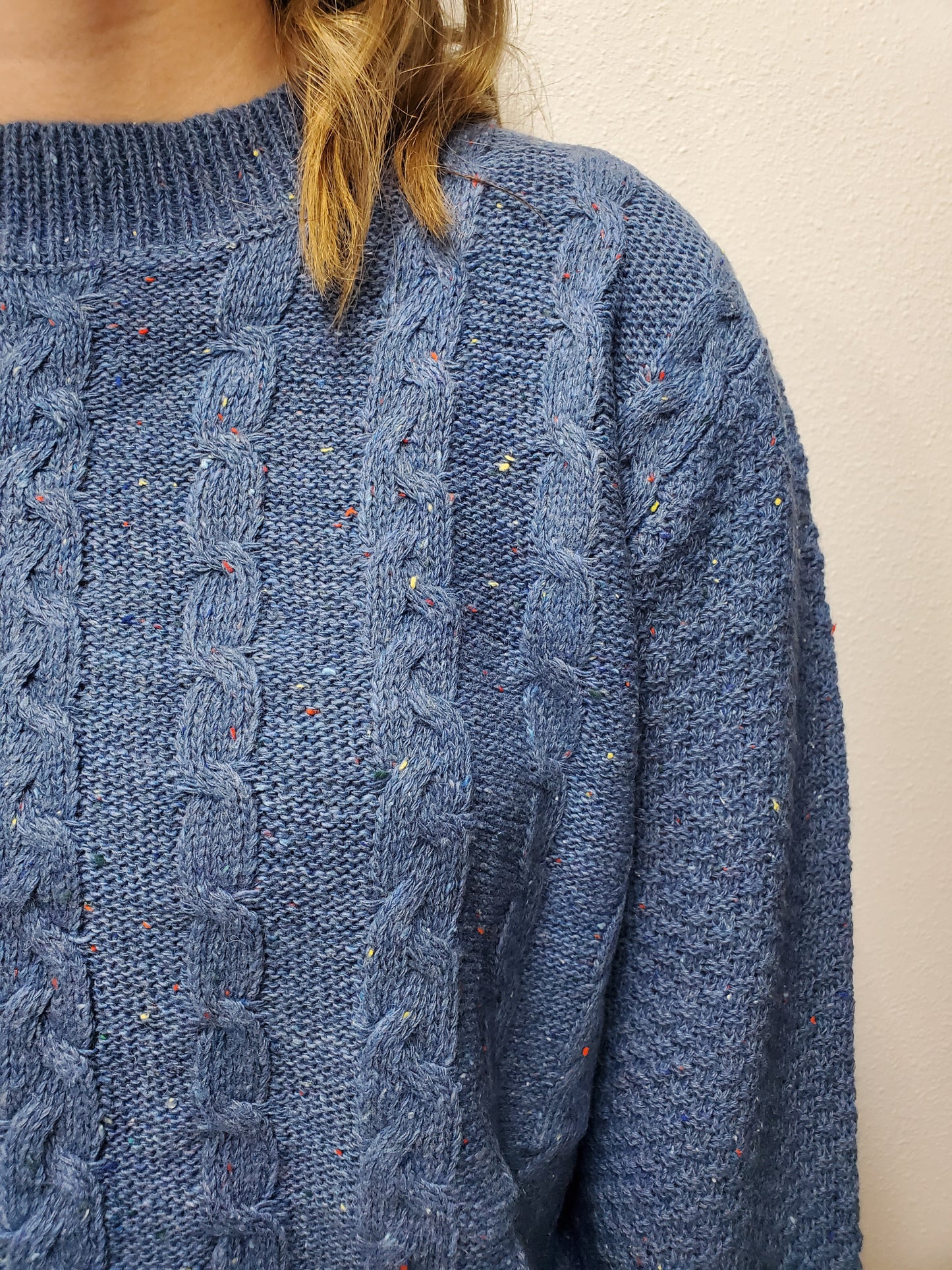 SPECKLED CABLE KNIT SWEATER