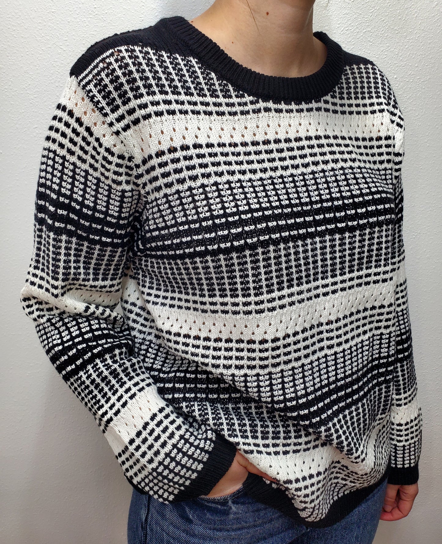 MOON RIVER SWEATER - BLACK/WHITE