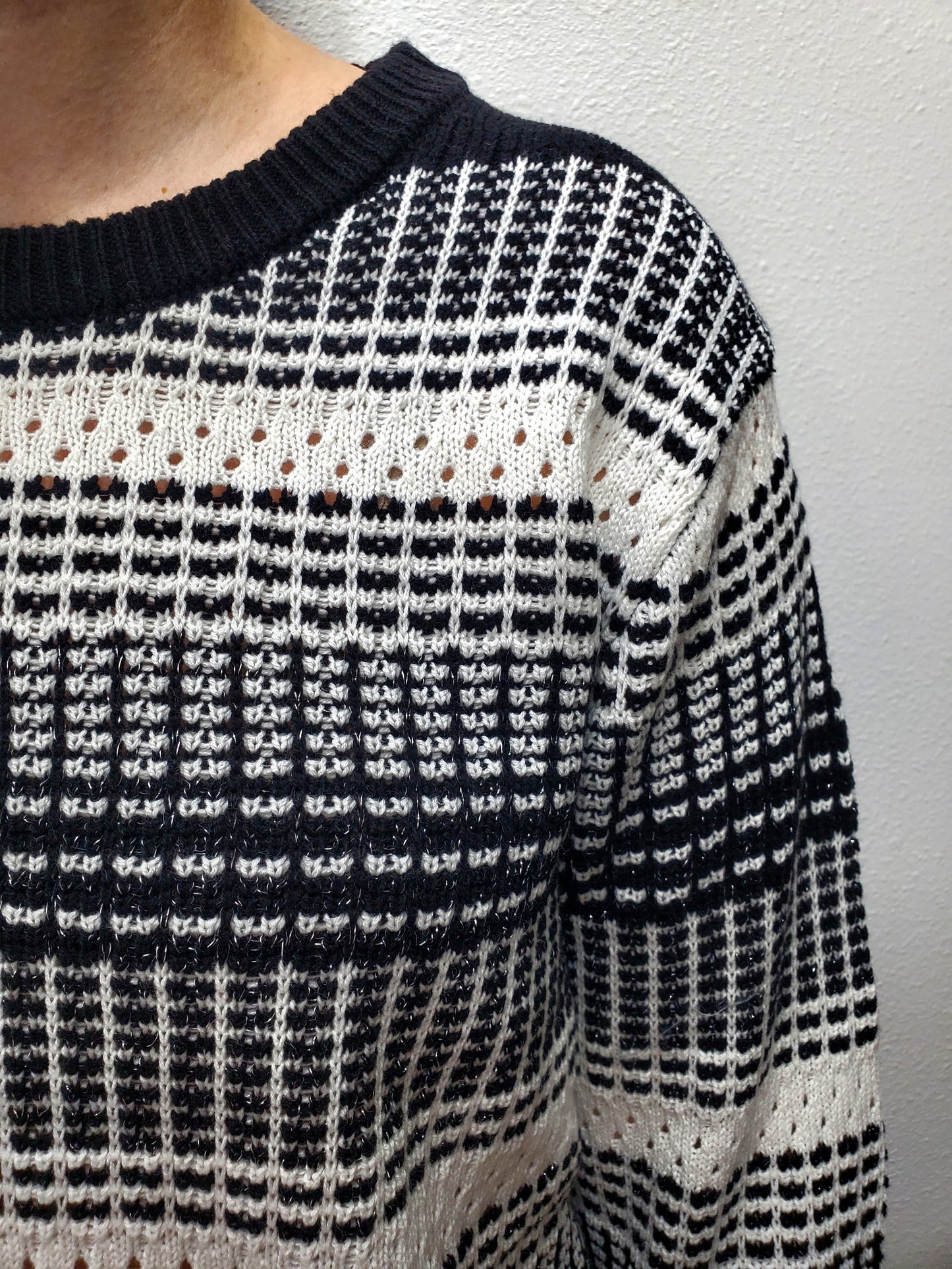 MOON RIVER SWEATER - BLACK/WHITE