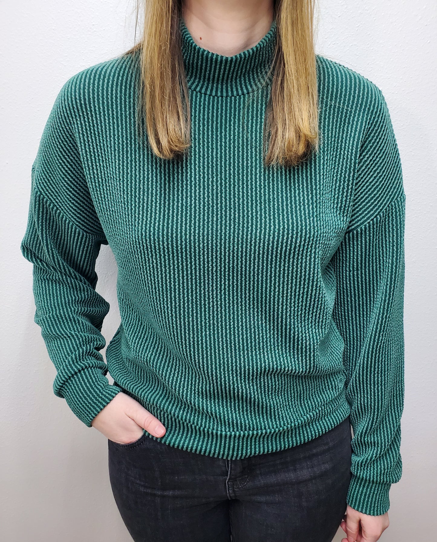 RIBBED MOCK NECK TOP - HUNTER GREEN