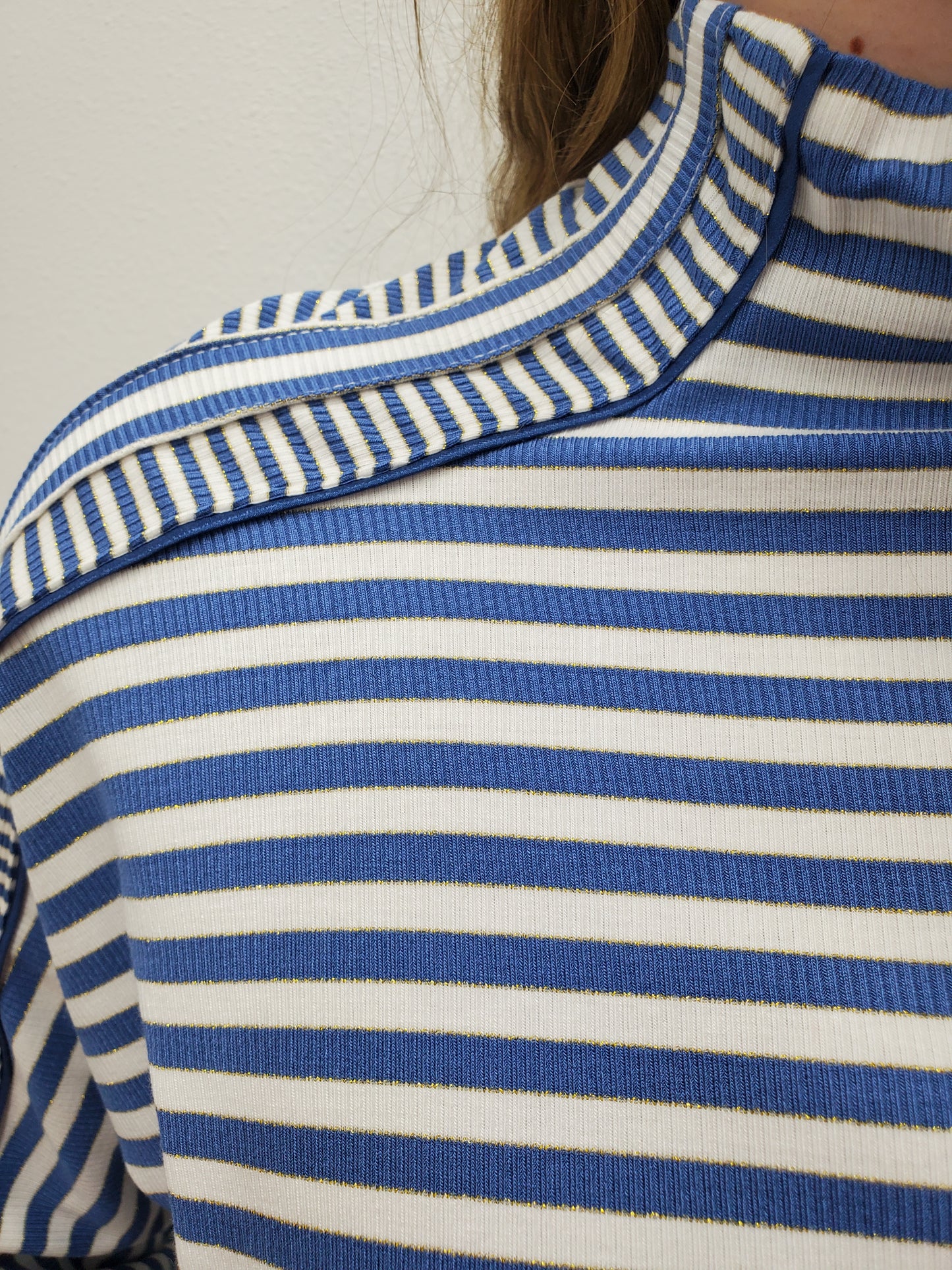 BLOCKED STRIPE KNIT TOP - BLUE/OFF WHITE