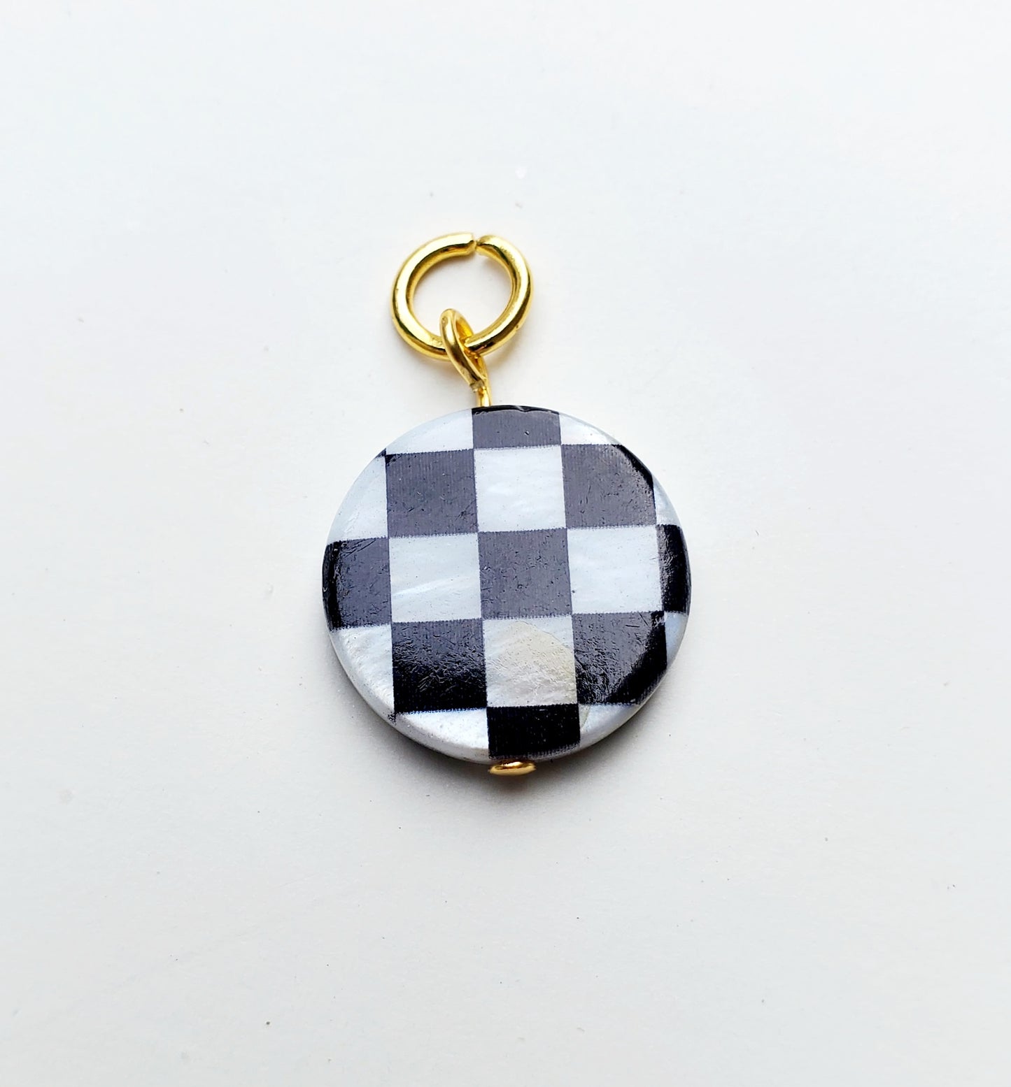 CHECKERED CIRCLE CHARM - GOLD