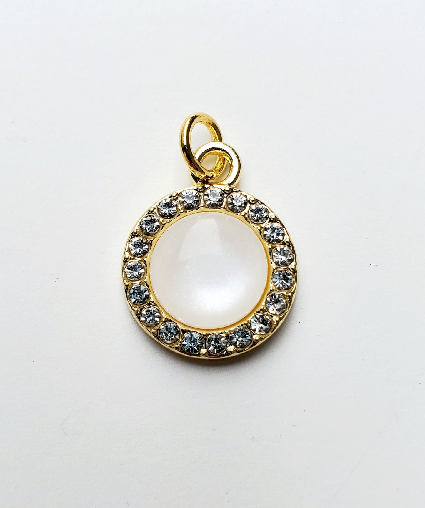 RHINESTONE TRIM PEARL CHARM - GOLD