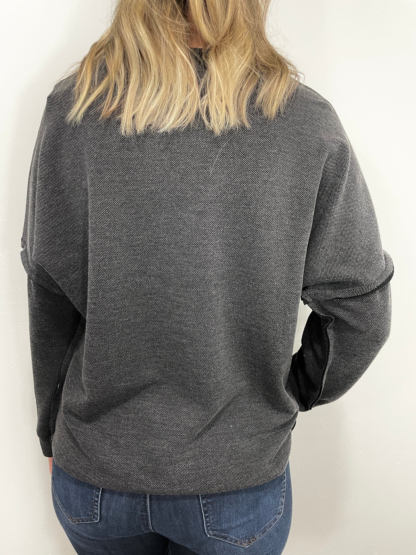 RAW EDGE DETAILED KNIT TOP - WASHED BLACK