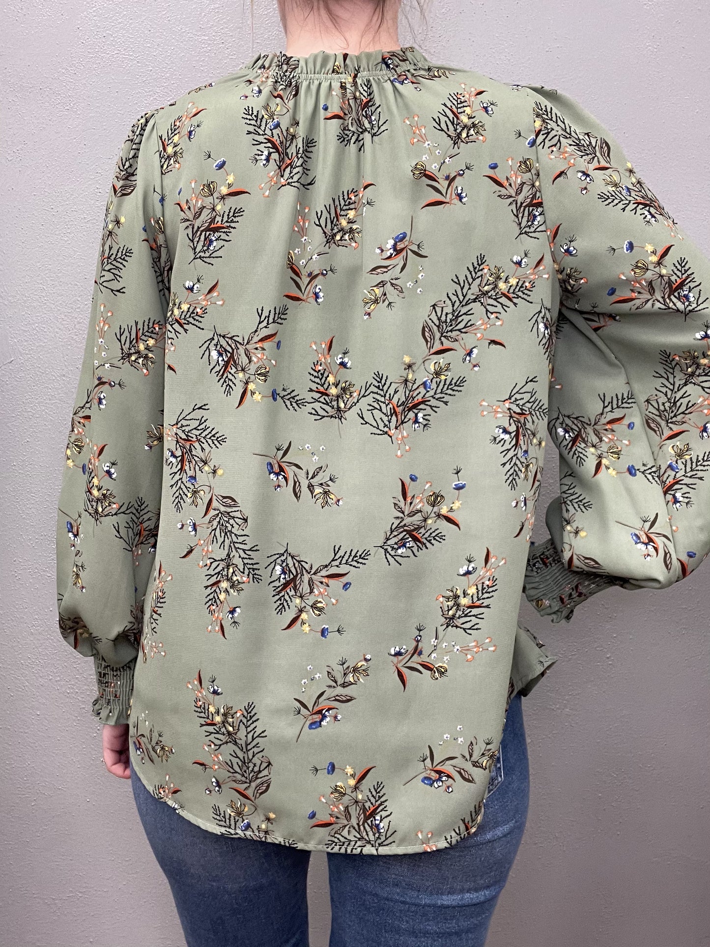 HAILEY & CO SMOCKED FLORAL TOP - SAGE