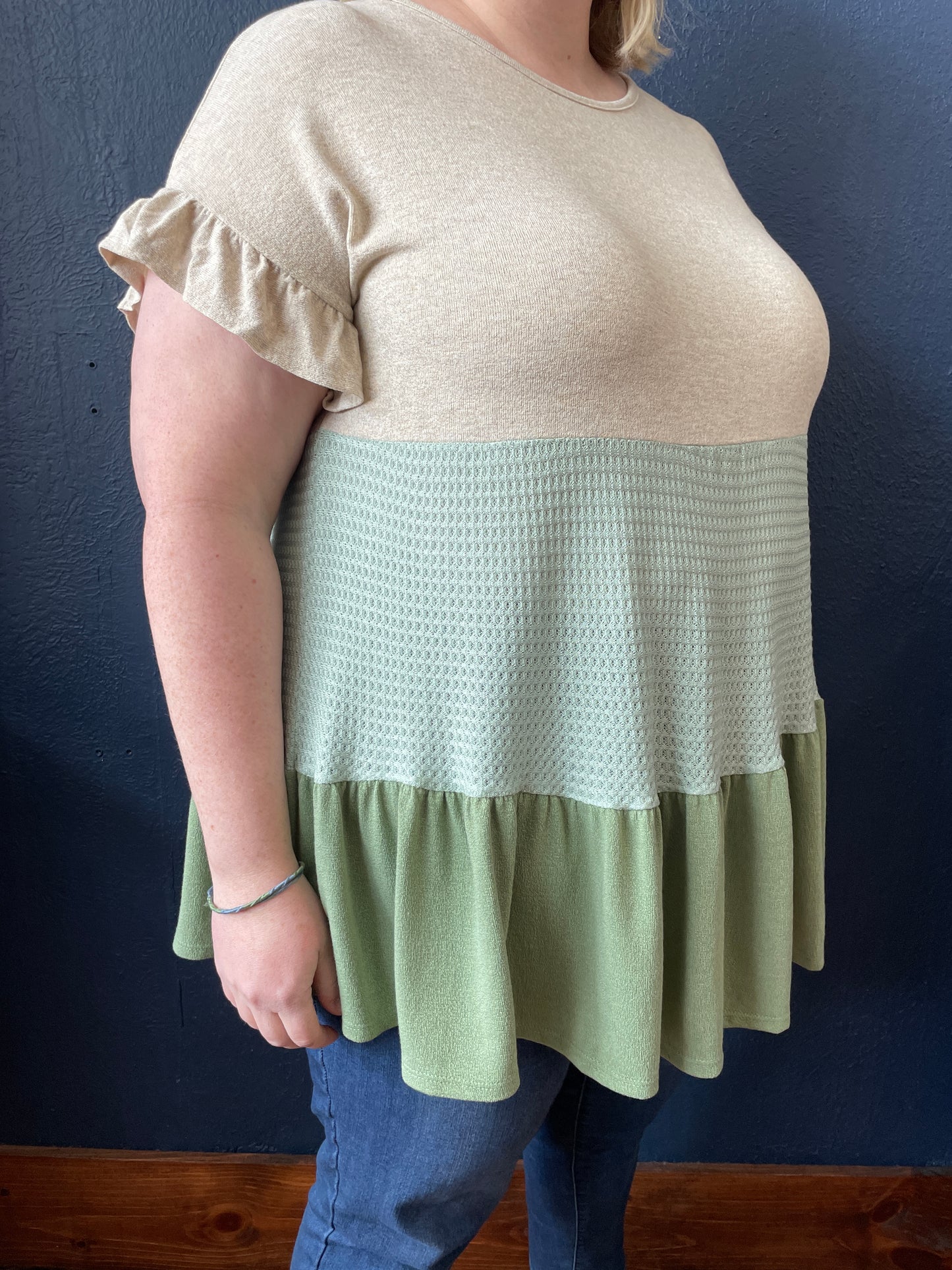 HAILEY & CO IT'S TIME TO RUFFLE TOP - SAGE/OAT