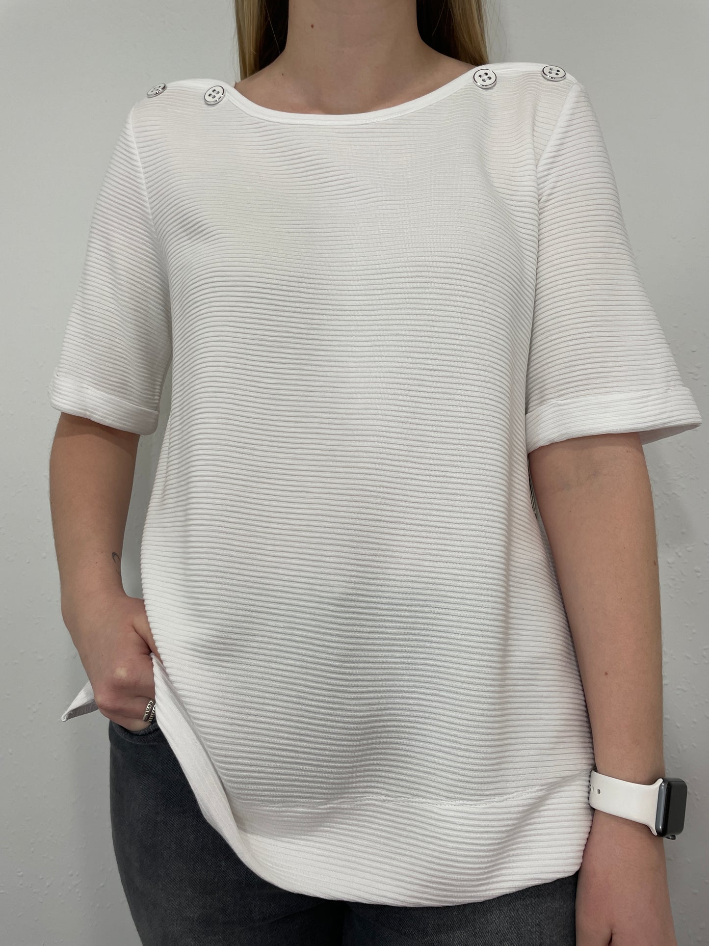 BOATNECK BUTTON TOP